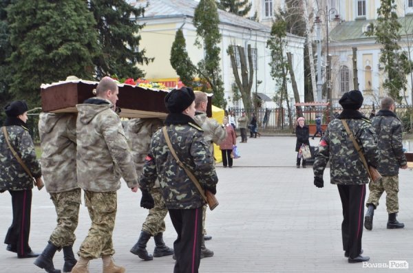 У Луцьку прощалися із загиблим «кіборгом». ФОТО