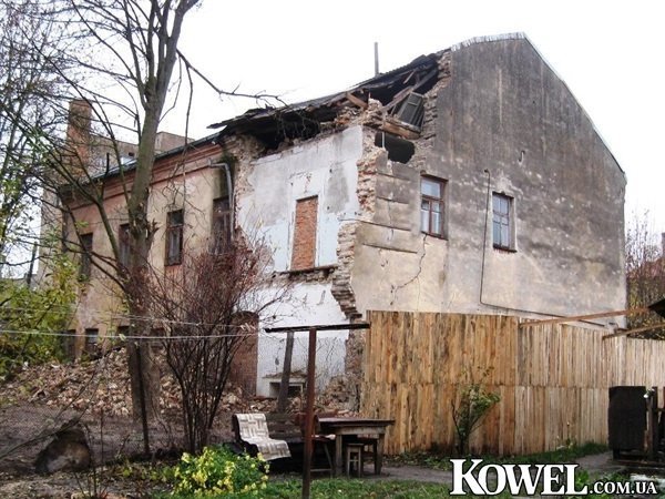 У Ковелі обвалилася частина аварійної пам’ятки. ФОТО