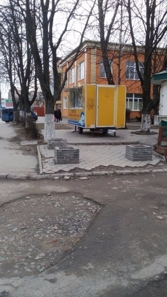 У Луцьку незаконно чистили подушки. ФОТО