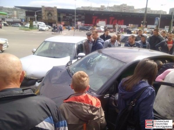 Масштабна аварія в Луцьку. ФОТО. ДОПОВНЕНО.