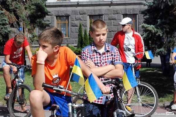 Масовий велопробіг до Дня Незалежності в Луцьку. ФОТО