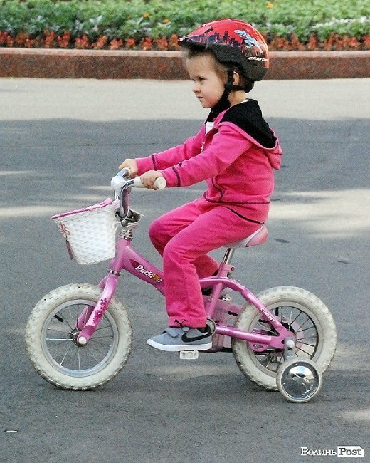 Масовий велопробіг до Дня Незалежності в Луцьку. ФОТО