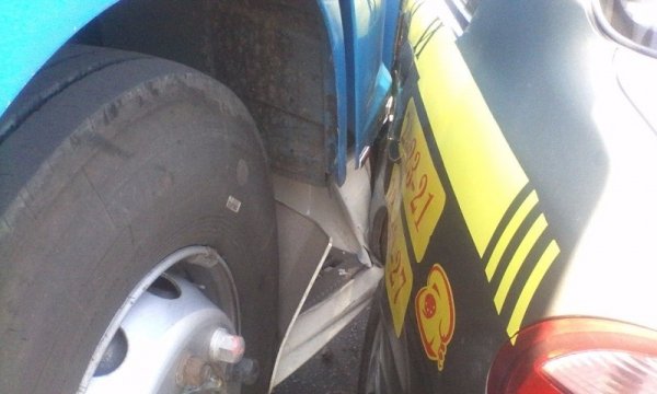 У Луцьку затор через зіткнення учбового легковика та фури. ФОТО