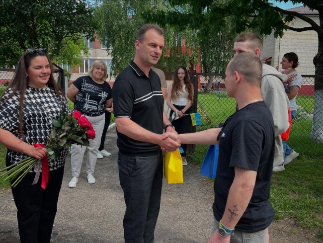 На Волині зустріли двох звільнених із російського полону воїнів. ФОТО, ВІДЕО