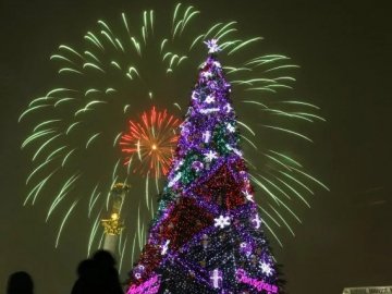 Якими були головні новорічні ялинки України останні 11 років. ФОТО