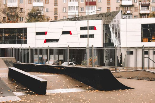 Атмосферні фото осені у луцькому «Сіті Парку»