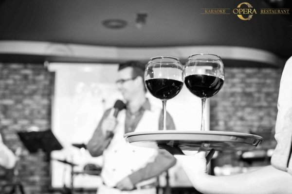 У Луцьку відкрили караоке-ресторан. ФОТО. ВІДЕО