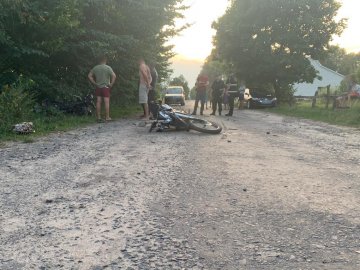 У лікарні помер 16-річний хлопець, який учора постраждав в аварії на Маневиччині