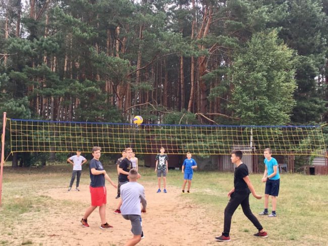 «Олімпійські» змагання та майстер-класи з плавання: як у волинських таборах відпочиває дітвора. ФОТО