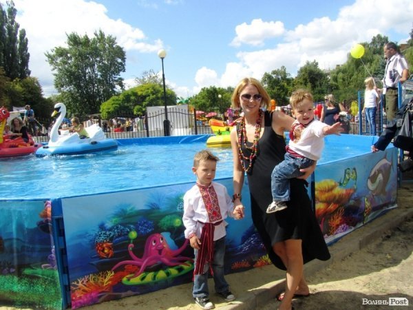 У Луцьку відкрили «Діснейленд». ФОТО