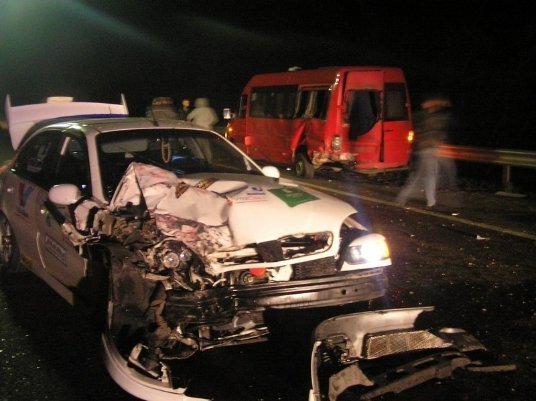 На Рівненщині іномарка врізалась в маршрутку. ФОТО. ВІДЕО