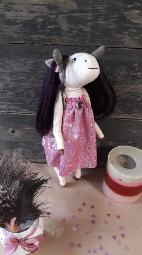 Корівка Клементина, яка дуже полюбляє танці та дискотеки, 31 см