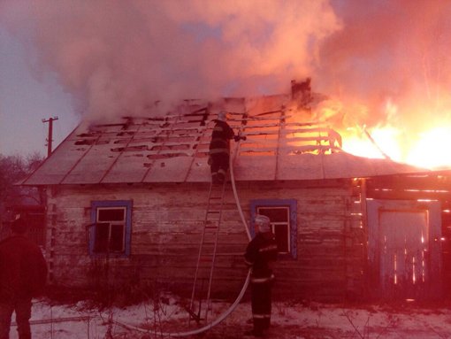 На Волині горіла закинута хата. ФОТО