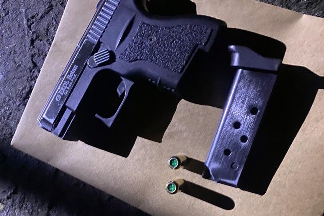 У луцькому парку розгулював чоловік з пістолетом