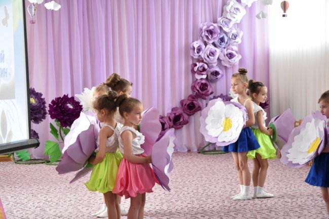 Вихованці луцького дитсадка тепер мають свій «Казковий світ рослин». ФОТО