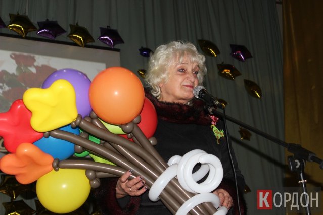 З танцями, хором і священником: школа на Волині весело «відгуляла» 90-річний ювілей. ФОТО