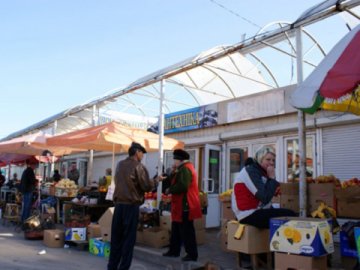 Волинські підприємці проти підвищення цін за торгові місця на ринках