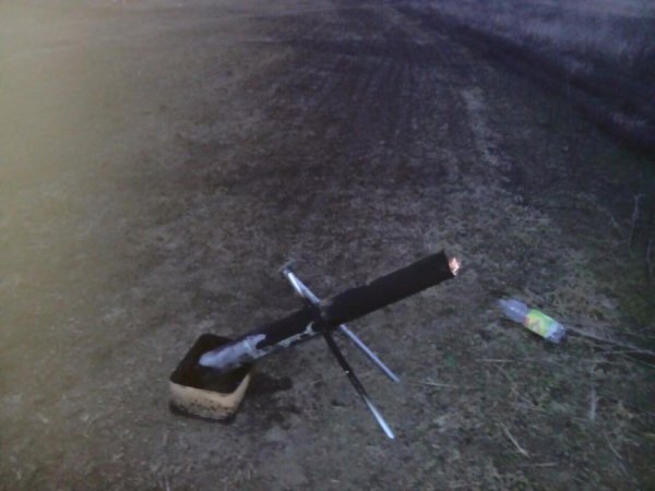 Як українські військові дурять бойовиків штучними мінометами. ФОТО