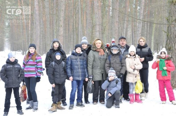 Як на Волині діти підгодовували диких тварин. ФОТО