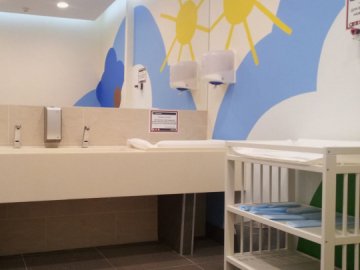 У громадських туалетах облаштують кімнати для немовлят