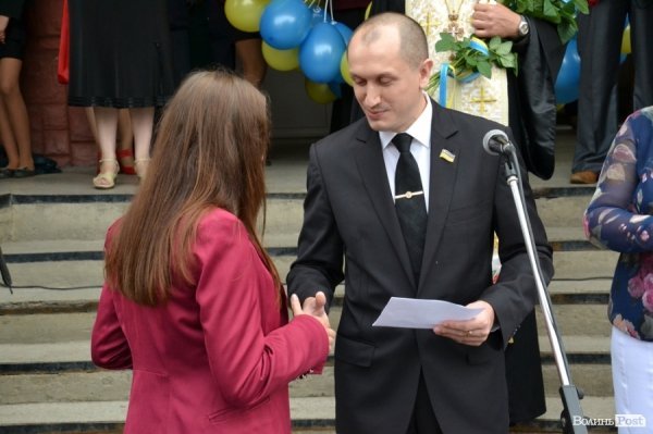 Депутати Ткачук і Яручик привітали луцьких школярів з Першим вересня. ФОТО*