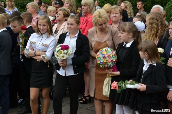 Депутати Ткачук і Яручик привітали луцьких школярів з Першим вересня. ФОТО*