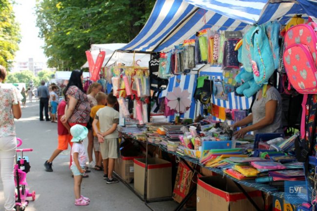 Розповіли, скільки коштує закупитись на шкільному ярмарку у волинському місті. ФОТО