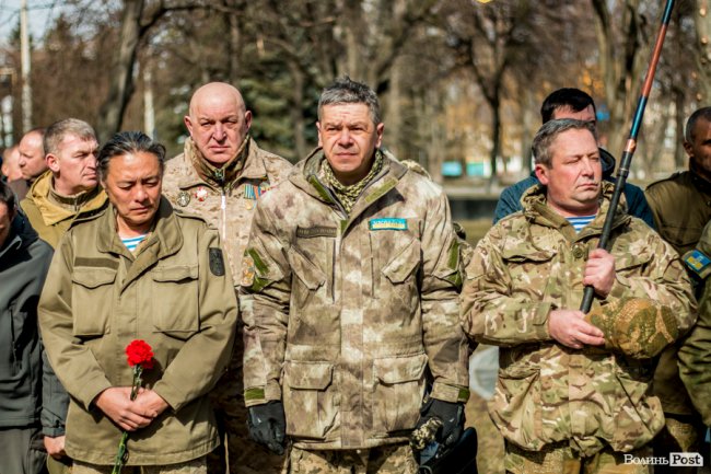 У Луцьку ходою і молитвами вшанували мужність та героїзм добровольців. ФОТО