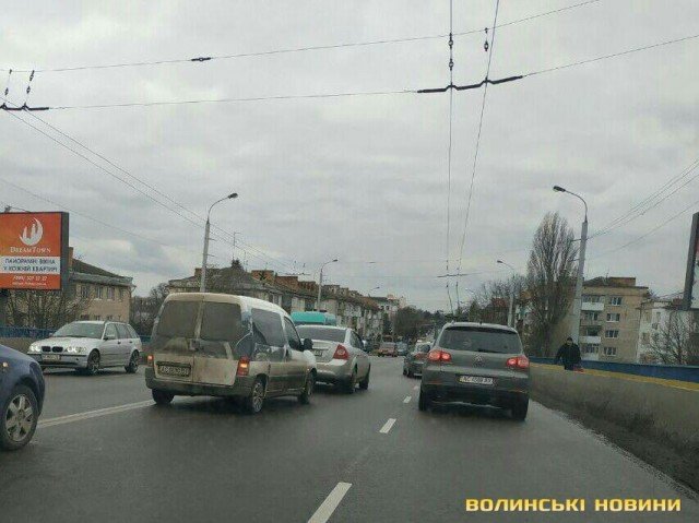 У Луцьку таксі стукнулось з Chevrolet 