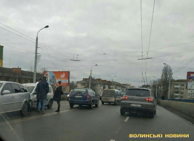 У Луцьку таксі стукнулось з Chevrolet 