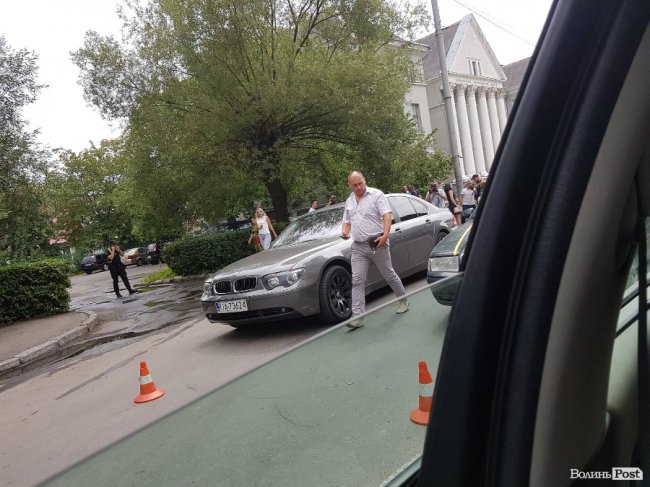 Аварія у Луцьку: зіткнулись Renault і BMW. ФОТО