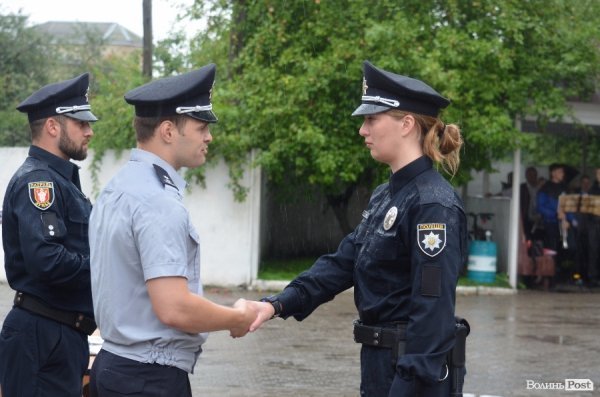 У Луцьку поліцейські отримали нові погони і звання. ФОТО