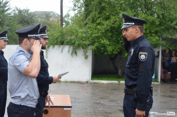 У Луцьку поліцейські отримали нові погони і звання. ФОТО