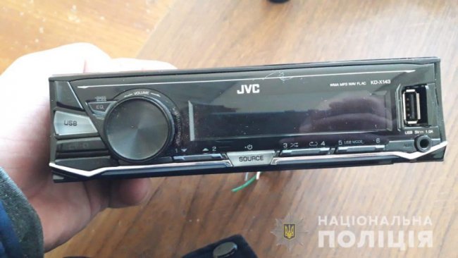 Поліція шукає власників речей, які знайшли у луцького крадія. ФОТО