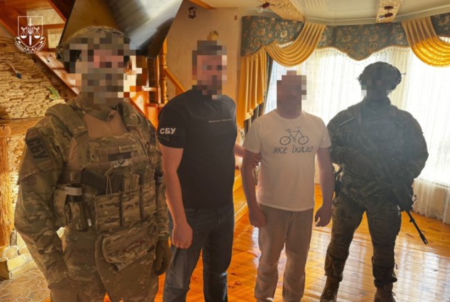 На Рівненщині викрили масштабну схему видобутку бурштину: серед учасників - директор однієї з філій ДП «Ліси України» 