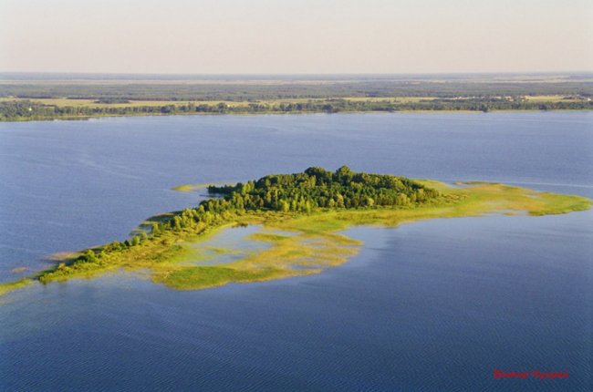 Озеро Світязь з висоти пташиного польоту 20 років тому. ФОТО