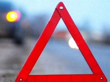 Неповнолітній волинян на Volkswagen збив 17-річну дівчину: потерпіла – у лікарні