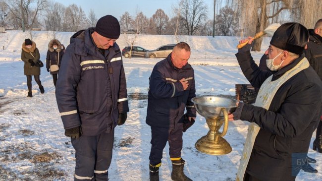 Як у Володимирі-Волинському освячували воду у річці. ФОТО