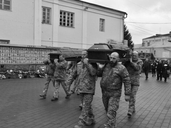 Луцьк попрощався з двома Героями