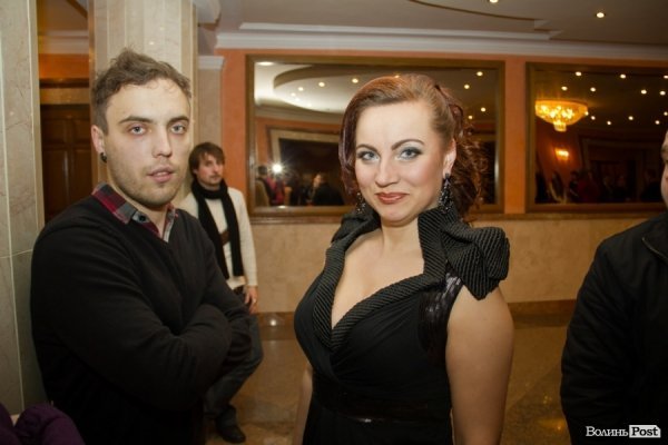 Луцька дизайнерка Анна Дідух цього разу не демонструвала свої творіння, а всього лиш дивилась на роботи колег. 