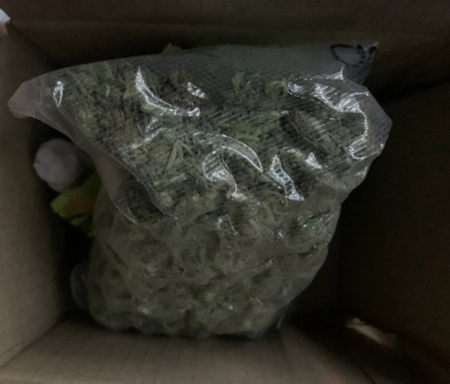 У лучанина посеред вулиці знайшли пакунок з наркотиками. ФОТО