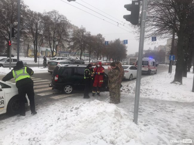 У Луцьку на Соборності зіткнулися два легковики. ФОТО