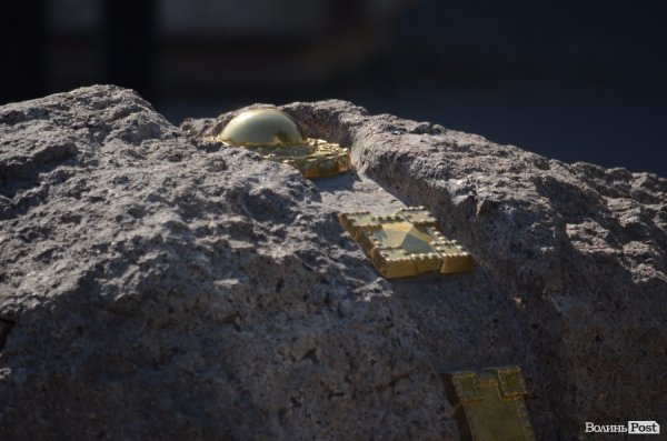 У Луцьку з'явився камінь, який позначає колишню межу міста. ФОТО