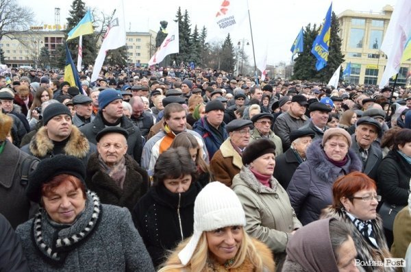 Майдан у Луцьку: Віче і хода на ДПЗ. ФОТО