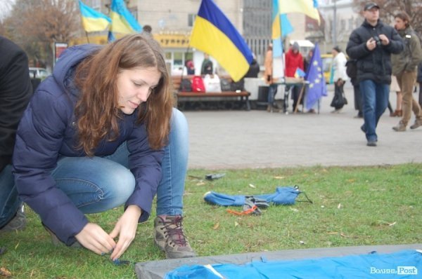 У Луцьку розпочався Євромайдан. ФОТО. ВІДЕО