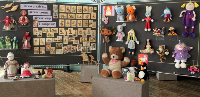 На зустріч з дитинством: лучан кличуть на виставку іграшок