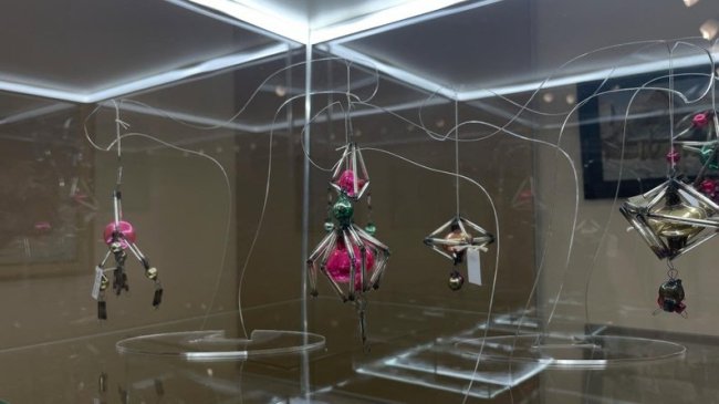 У Луцьку відкрили виставку ялинкових іграшок 20-21 століття