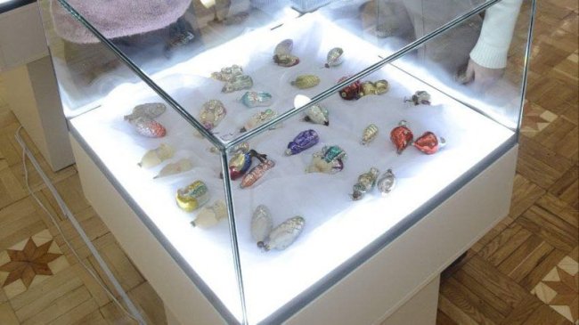 У Луцьку відкрили виставку ялинкових іграшок 20-21 століття