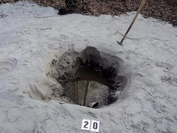 На Волині спіймали шукачів бурштину з мотопомпою