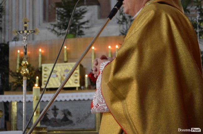 Магія Різдва: у луцькому соборі відбулося урочисте богослужіння. ФОТО